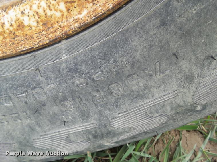 image for item CB9964 Vermeer BC1250 wood chipper