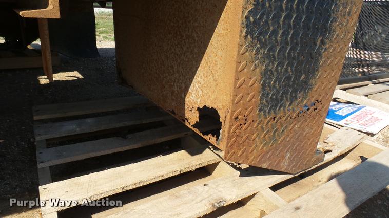 image for item DA0476 B&W flatbed