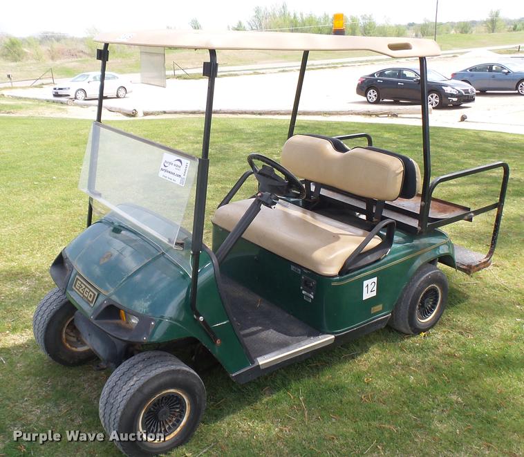 EZ GO golf cart in Wichita, KS Item DA0481 sold Purple Wave