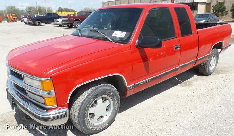 image for item DA0483 1997 Chevrolet 1500 Ext. Cab pickup truck