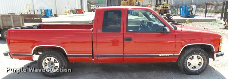 image for item DA0483 1997 Chevrolet 1500 Ext. Cab pickup truck
