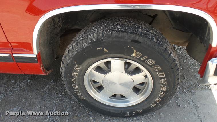 image for item DA0483 1997 Chevrolet 1500 Ext. Cab pickup truck