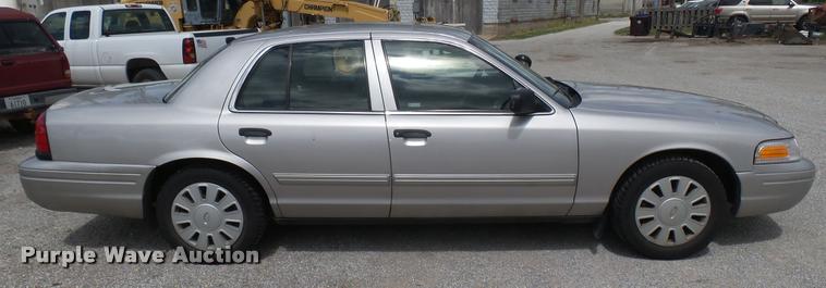 image for item DA0490 2009 Ford Crown Victoria Police Interceptor
