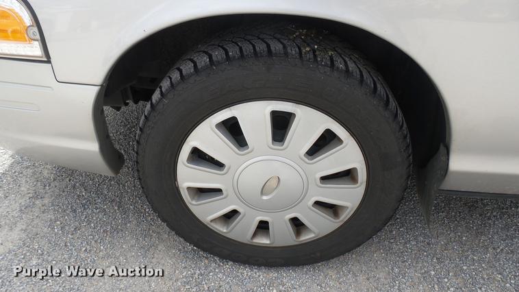 image for item DA0490 2009 Ford Crown Victoria Police Interceptor