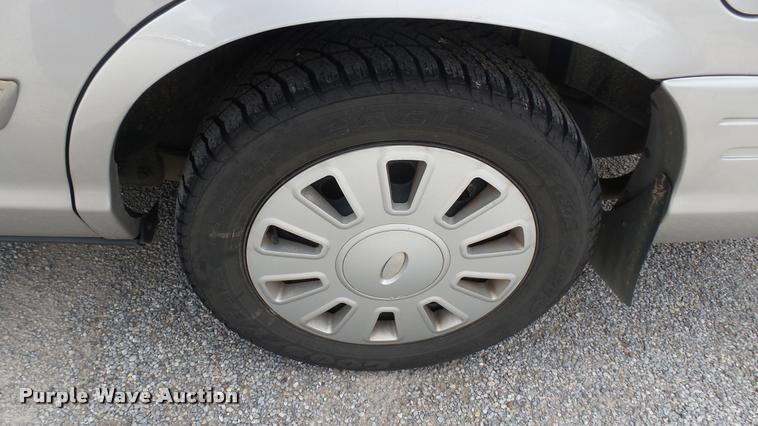 image for item DA0490 2009 Ford Crown Victoria Police Interceptor