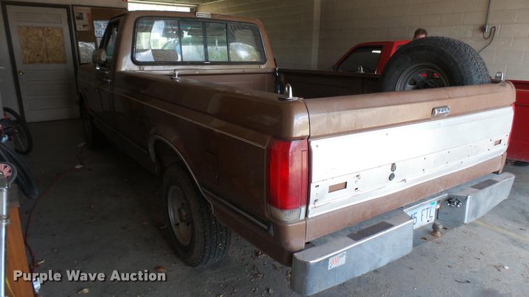image for item DA0491 1991 Ford F150 pickup truck