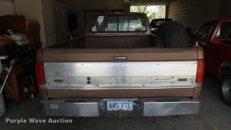 image for item DA0491 1991 Ford F150 pickup truck