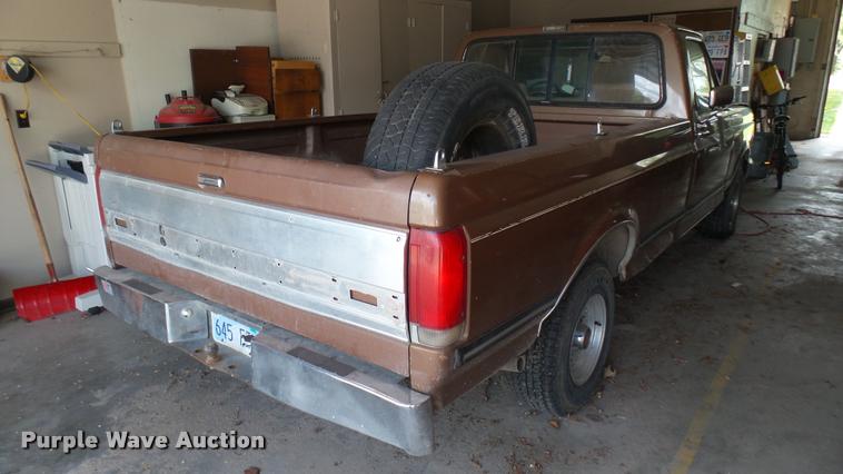 image for item DA0491 1991 Ford F150 pickup truck