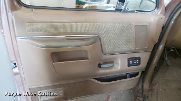 image for item DA0491 1991 Ford F150 pickup truck