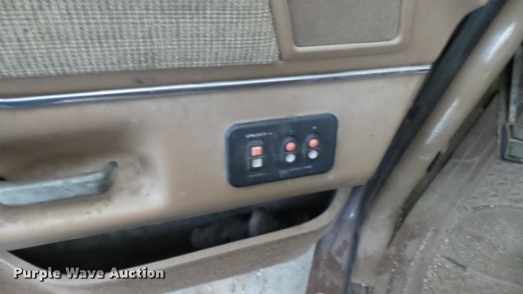 image for item DA0491 1991 Ford F150 pickup truck