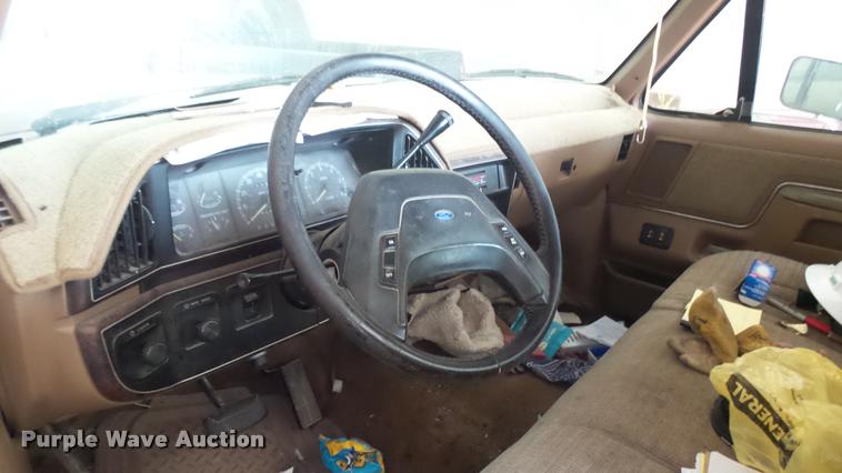 image for item DA0491 1991 Ford F150 pickup truck