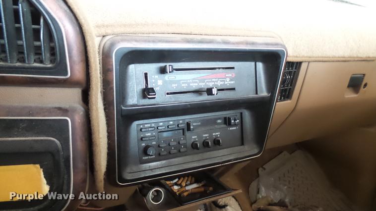 image for item DA0491 1991 Ford F150 pickup truck