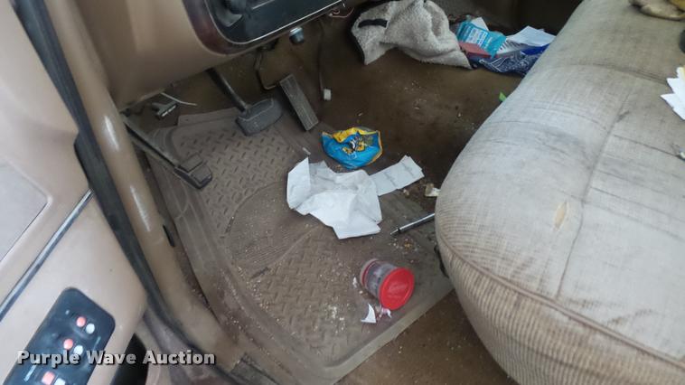 image for item DA0491 1991 Ford F150 pickup truck