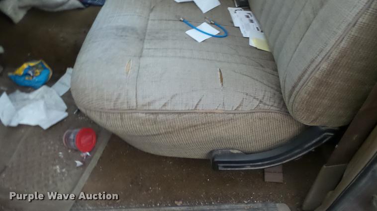 image for item DA0491 1991 Ford F150 pickup truck