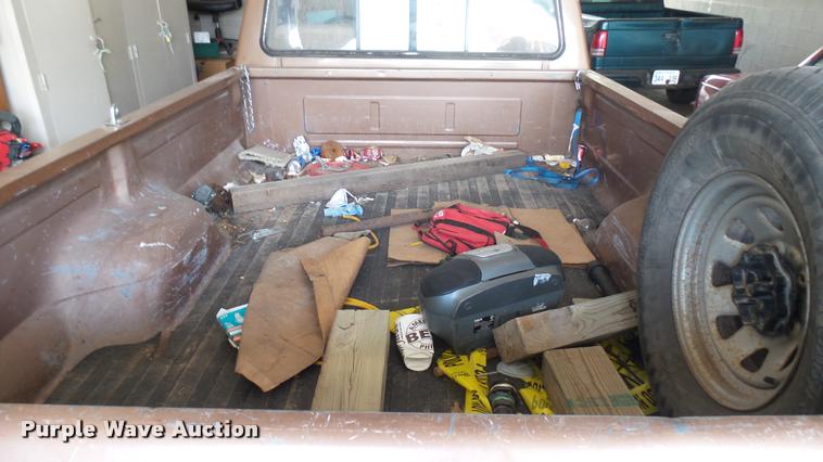 image for item DA0491 1991 Ford F150 pickup truck