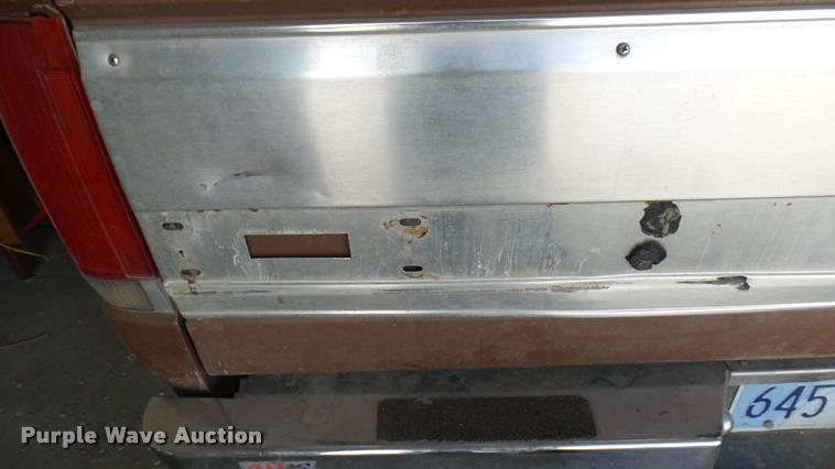 image for item DA0491 1991 Ford F150 pickup truck