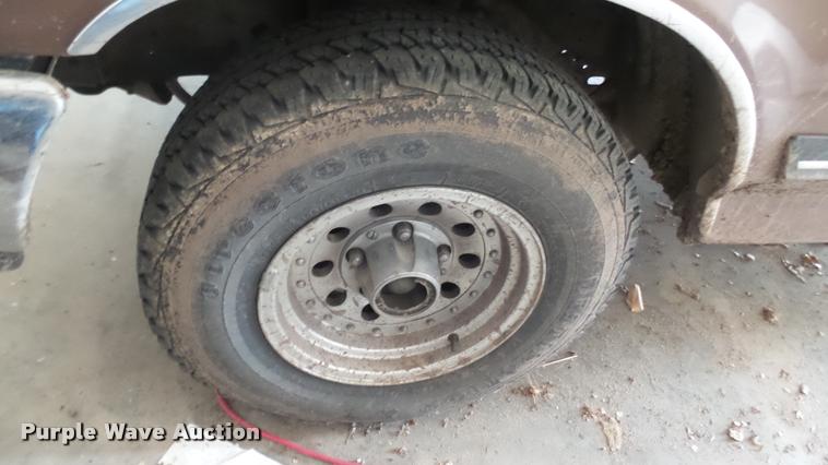 image for item DA0491 1991 Ford F150 pickup truck