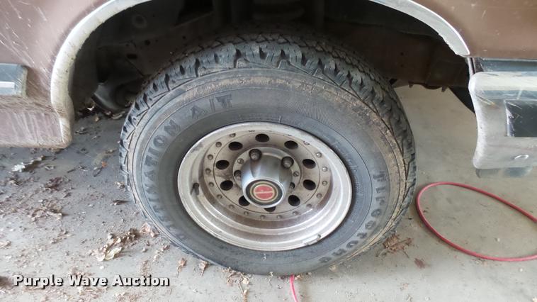 image for item DA0491 1991 Ford F150 pickup truck