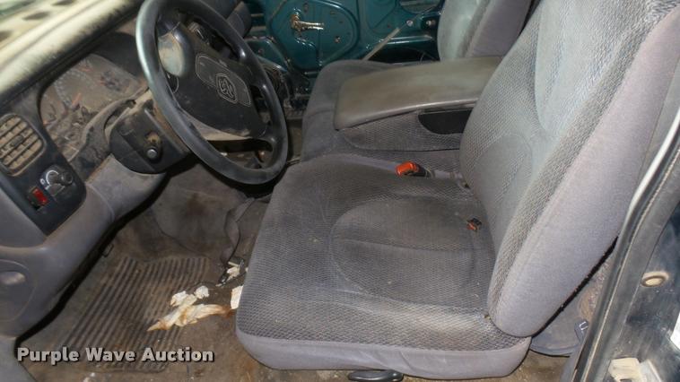 image for item DA0492 1998 Dodge Dakota Club Cab pickup truck