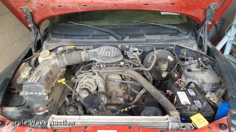 image for item DA0492 1998 Dodge Dakota Club Cab pickup truck