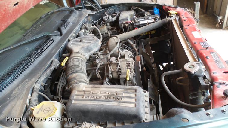 image for item DA0492 1998 Dodge Dakota Club Cab pickup truck