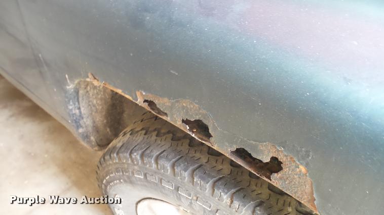 image for item DA0492 1998 Dodge Dakota Club Cab pickup truck