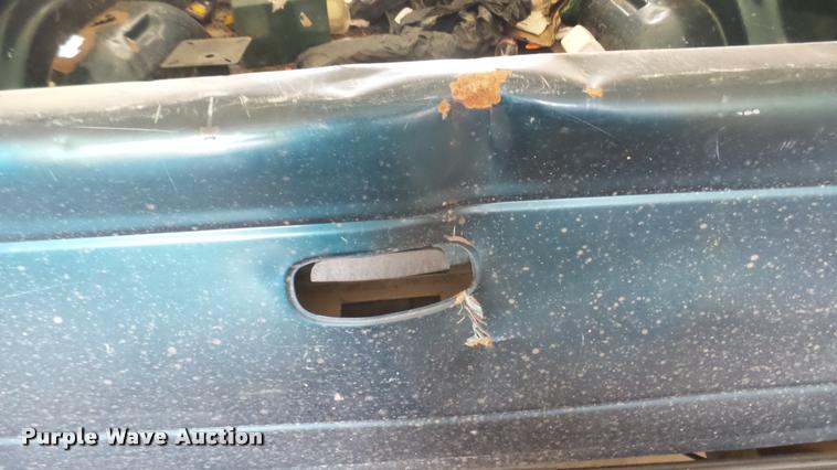 image for item DA0492 1998 Dodge Dakota Club Cab pickup truck