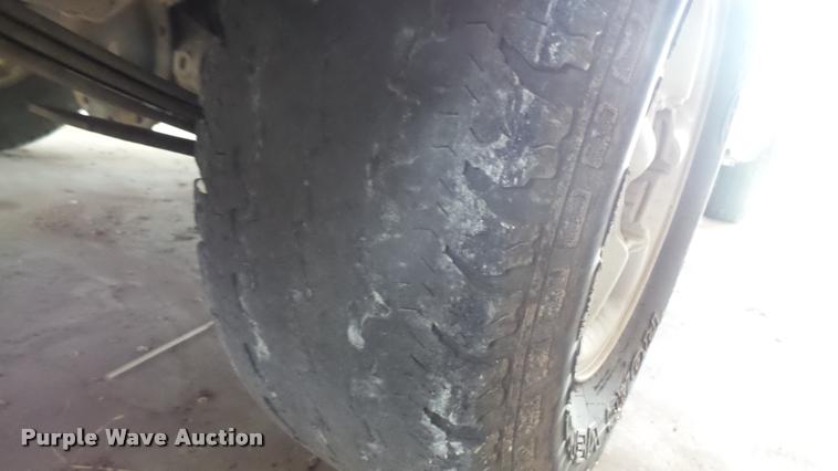 image for item DA0492 1998 Dodge Dakota Club Cab pickup truck