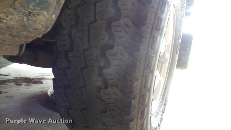 image for item DA0492 1998 Dodge Dakota Club Cab pickup truck