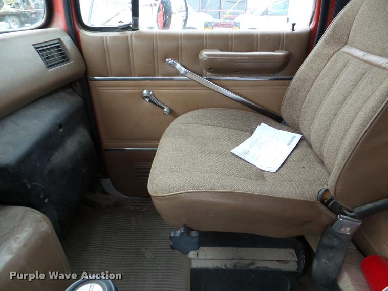 image for item DA1861 1995 Ford LN8000 dump flatbed truck