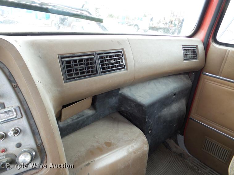 image for item DA1861 1995 Ford LN8000 dump flatbed truck