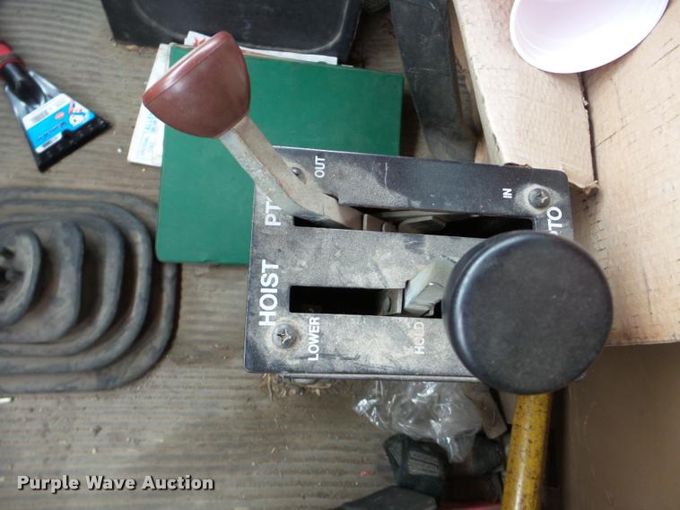 image for item DA1861 1995 Ford LN8000 dump flatbed truck