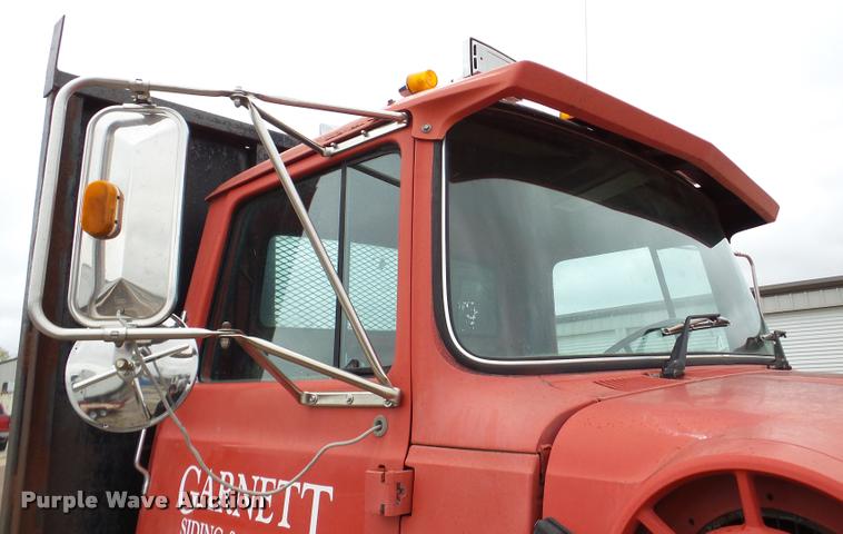 image for item DA1861 1995 Ford LN8000 dump flatbed truck