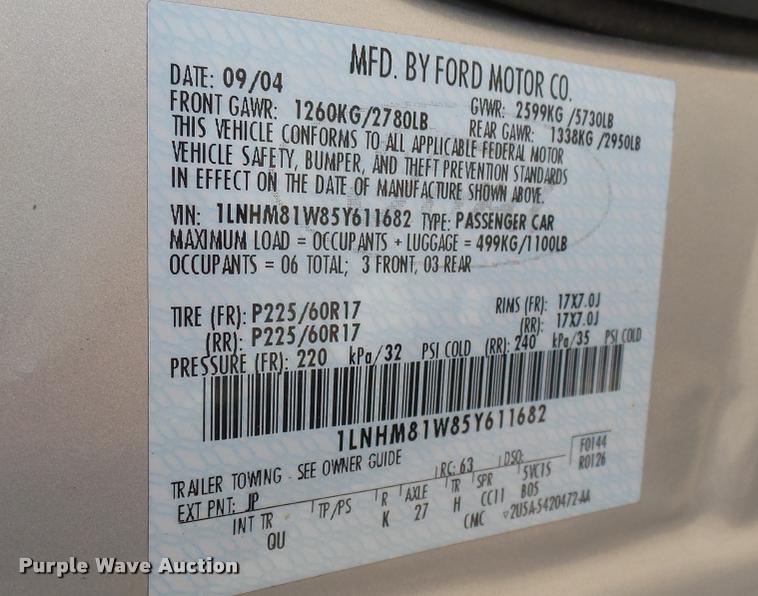 image for item DA2242 2005 Lincoln Towncar Signature