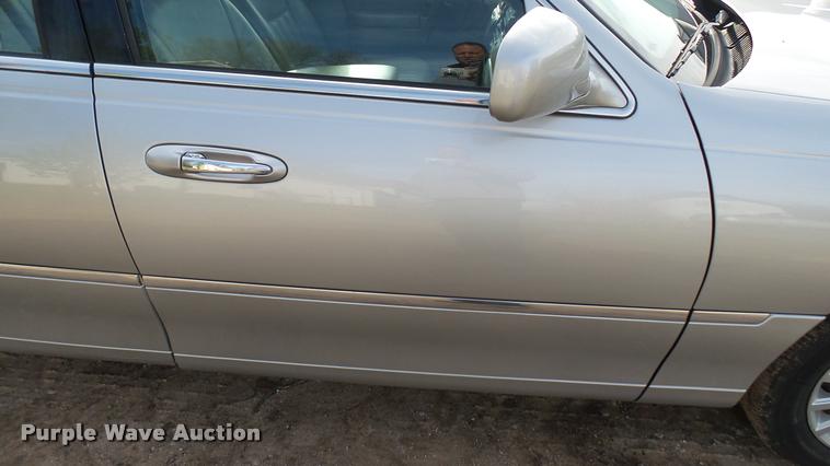 image for item DA2242 2005 Lincoln Towncar Signature