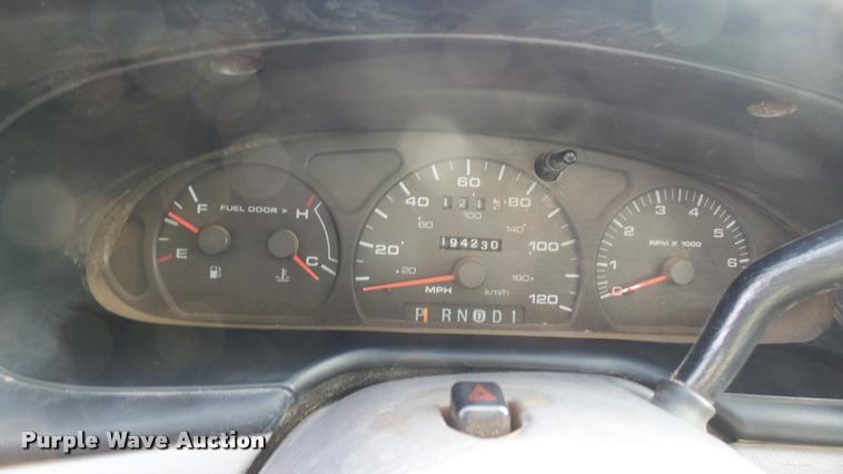 image for item DA2243 2002 Ford Taurus SE