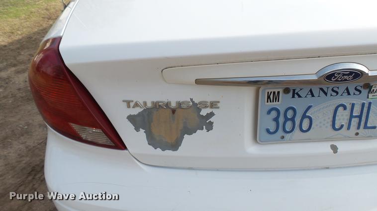 image for item DA2243 2002 Ford Taurus SE