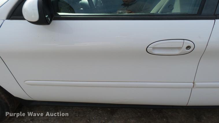 image for item DA2243 2002 Ford Taurus SE