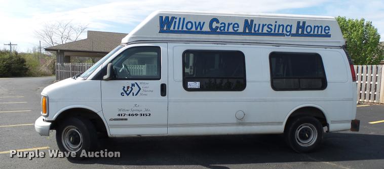 image for item DA2649 2000 Chevrolet Express 2500 Extended Cargo shuttle bus