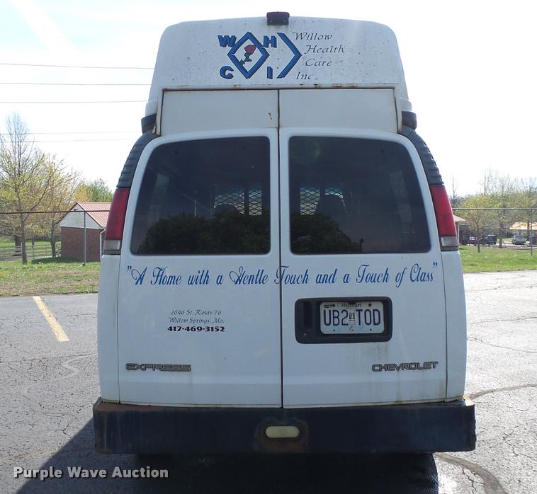 image for item DA2649 2000 Chevrolet Express 2500 Extended Cargo shuttle bus