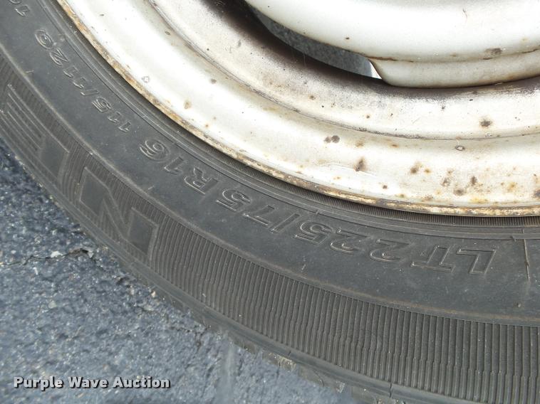 image for item DA2649 2000 Chevrolet Express 2500 Extended Cargo shuttle bus