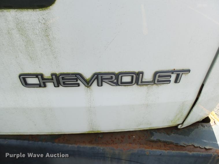 image for item DA2649 2000 Chevrolet Express 2500 Extended Cargo shuttle bus