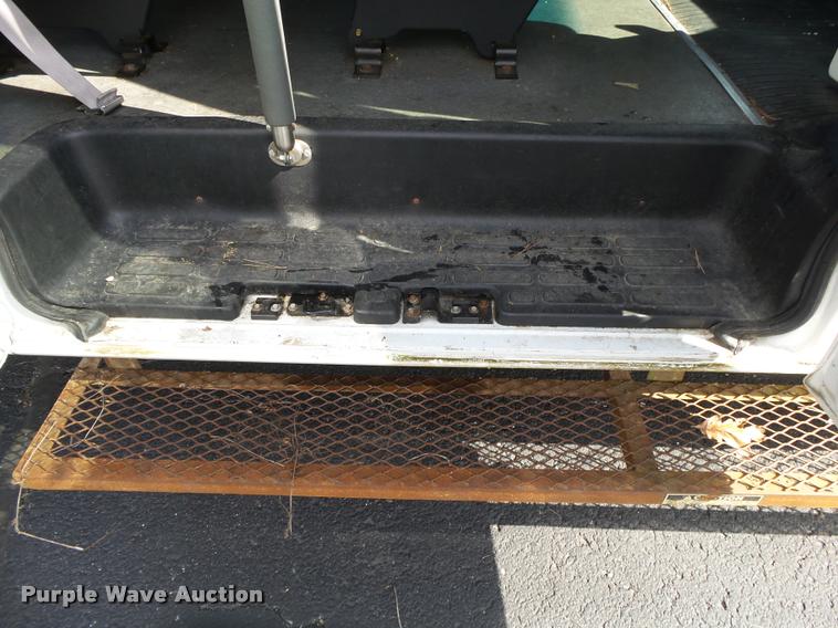 image for item DA2649 2000 Chevrolet Express 2500 Extended Cargo shuttle bus