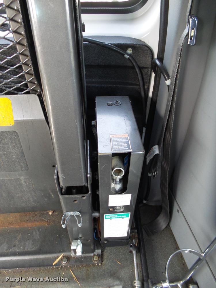 image for item DA2649 2000 Chevrolet Express 2500 Extended Cargo shuttle bus