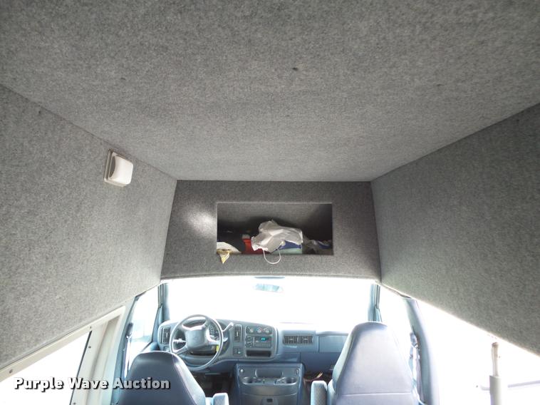 image for item DA2649 2000 Chevrolet Express 2500 Extended Cargo shuttle bus