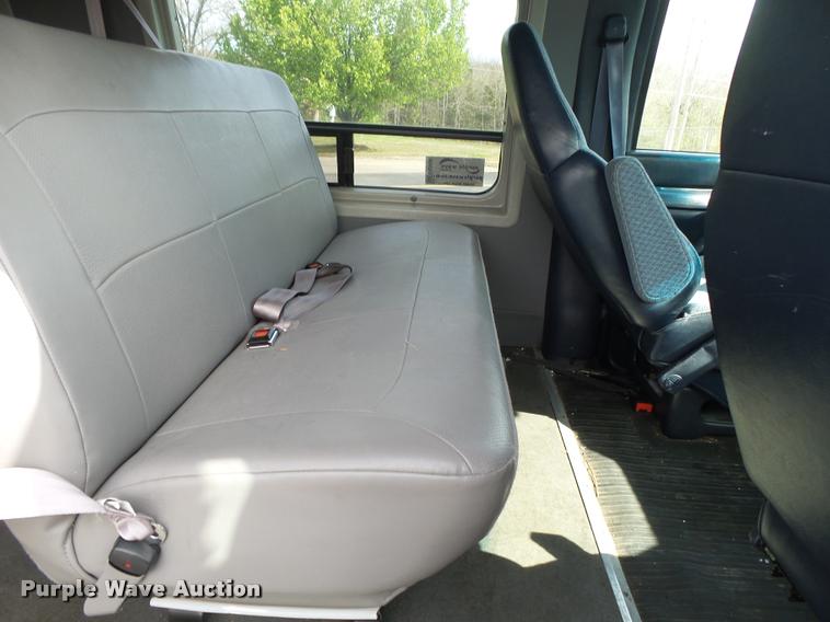 image for item DA2649 2000 Chevrolet Express 2500 Extended Cargo shuttle bus