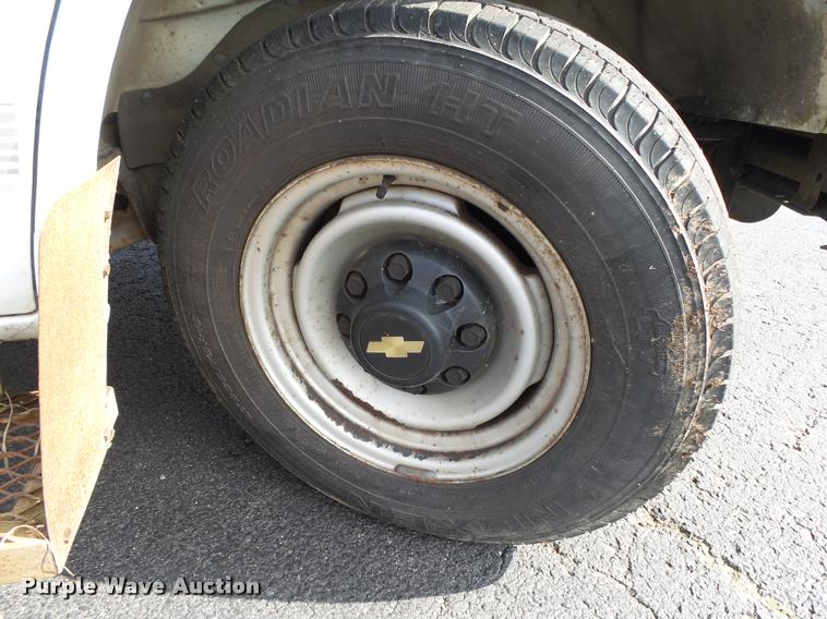 image for item DA2649 2000 Chevrolet Express 2500 Extended Cargo shuttle bus