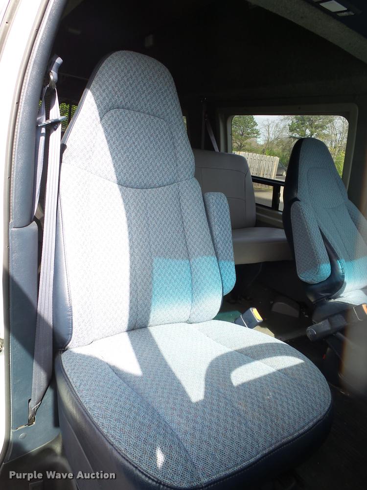 image for item DA2649 2000 Chevrolet Express 2500 Extended Cargo shuttle bus