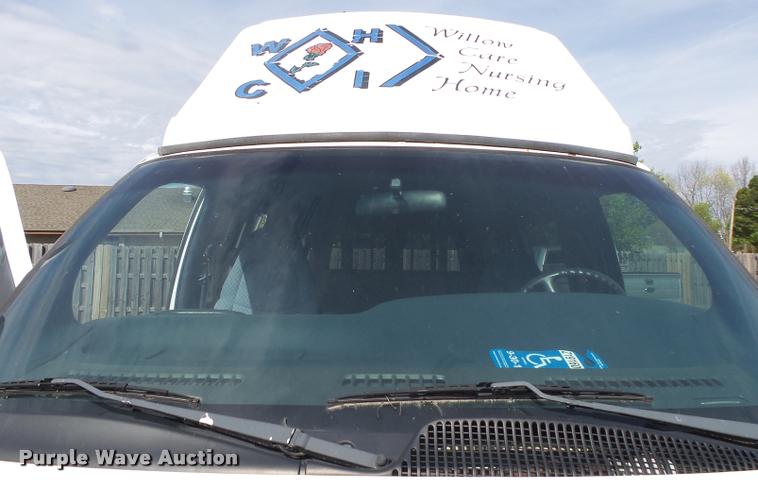 image for item DA2649 2000 Chevrolet Express 2500 Extended Cargo shuttle bus