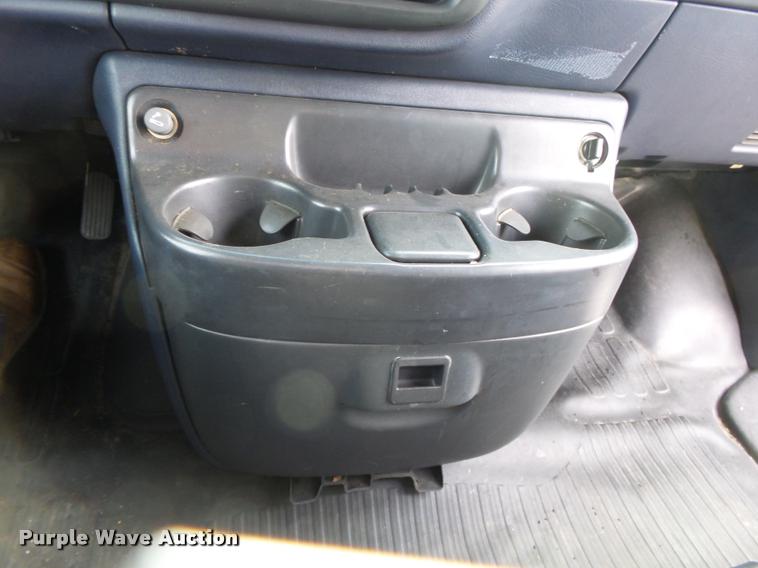 image for item DA2649 2000 Chevrolet Express 2500 Extended Cargo shuttle bus